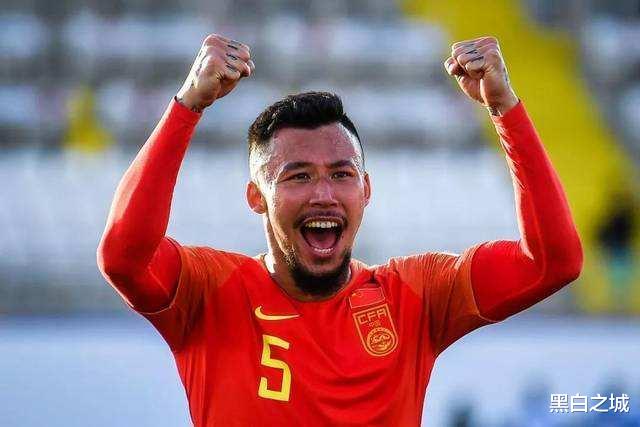 国足■厉害！国足后防线锁死世界级球星，恒大铁卫成定海神针