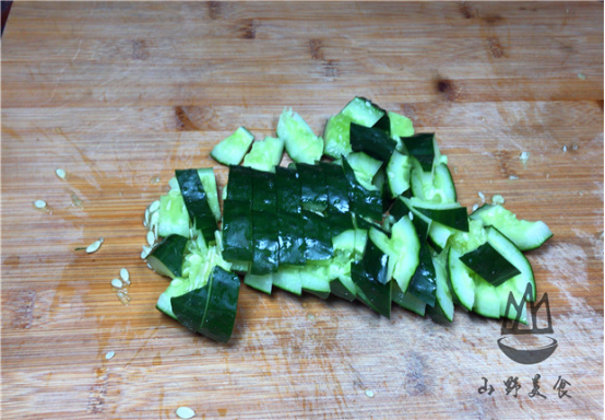 地瓜|饭店“拌黄瓜”为什么这么好吃?大厨教你这样做,连一口汁都不剩