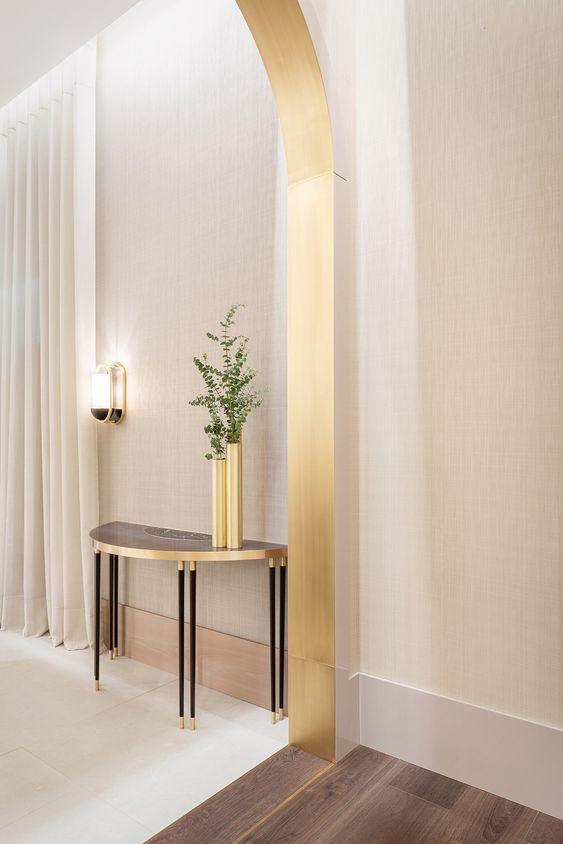 []等新房到手，我就让师傅用不锈钢包窗套，上档次，一般人都没见过