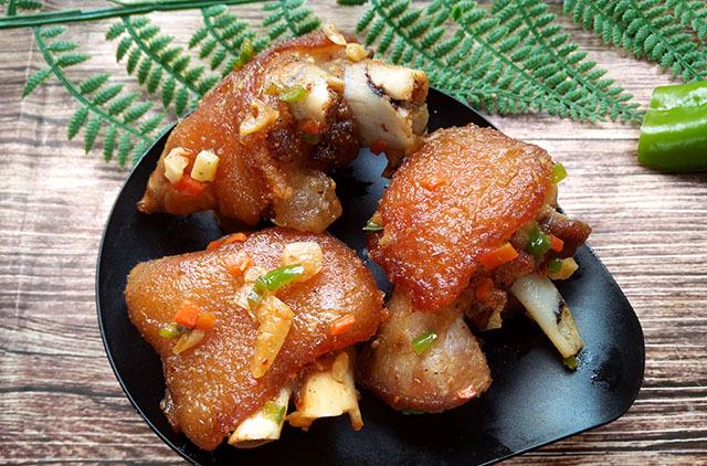 「猪蹄」饭店卖68一盘的椒盐猪蹄，自己做成本少一半，学会不用买着吃了