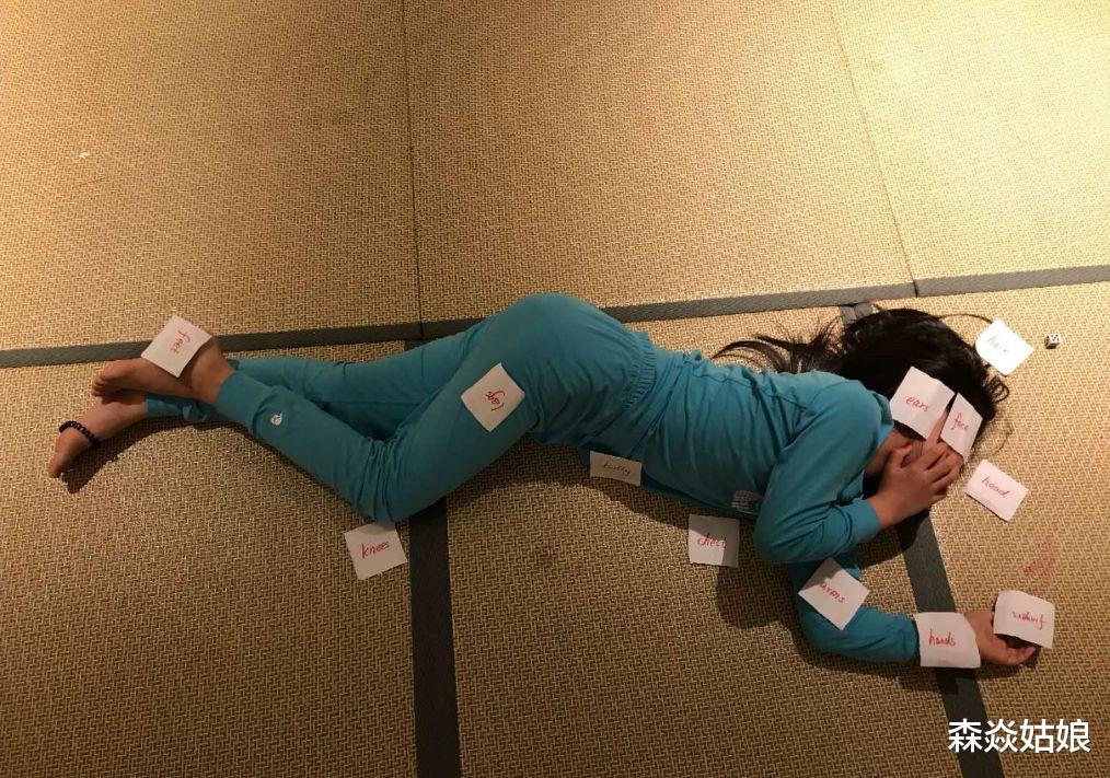 「岳云鹏」岳云鹏老婆晒两人逗趣日常,岳云鹏委屈巴巴,郑敏教育女儿点子多