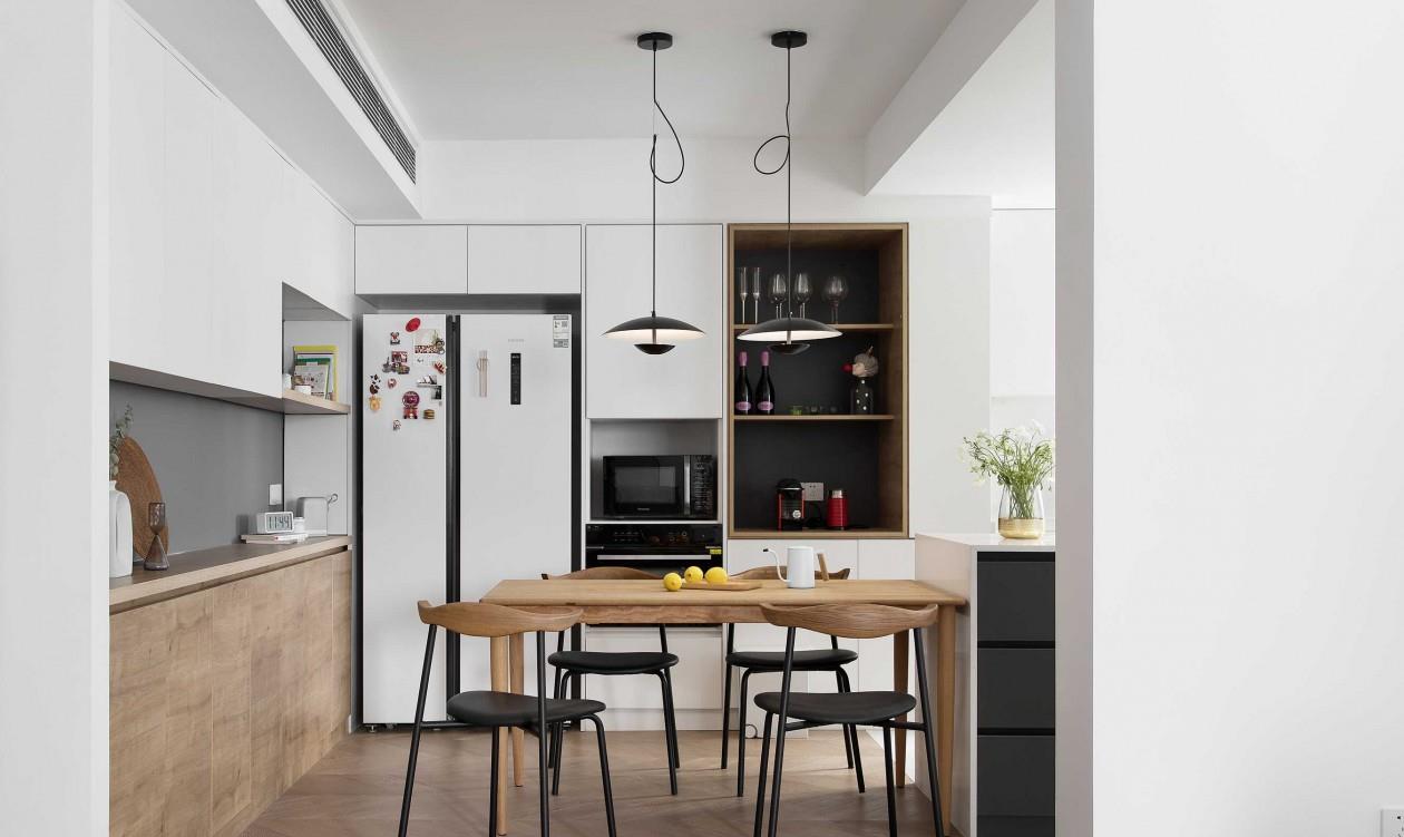 【】“去电视化”+留白设计,删繁就简,她的家美得恰到好处!