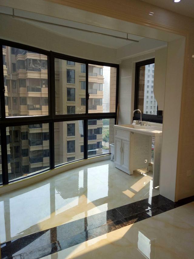 『』为了健康全屋贴满瓷砖结果被别人说蠢，贴好后这群人不敢吭一声！