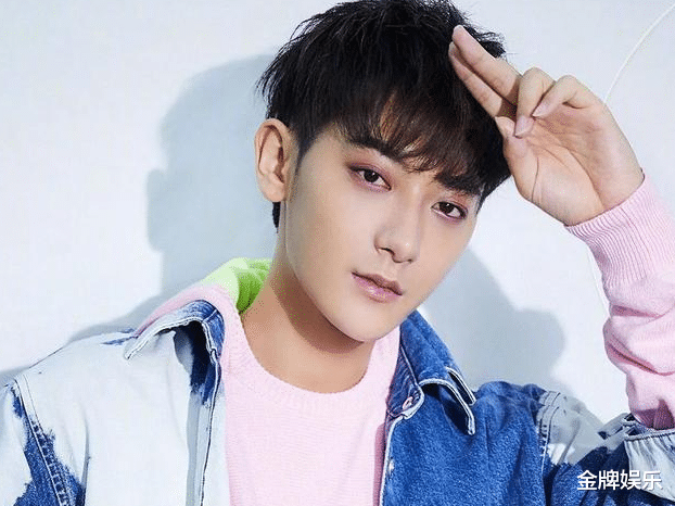 『黄子韬』从创1到创3，黄子韬作为导师毫无进步，宋茜才是他的榜样