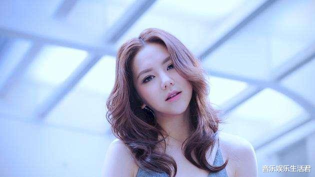 [邓紫棋]华语女歌手热度榜：邓紫棋王冠不掉，陈粒持续进榜，榜单仍具争议