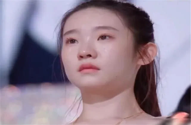 王艺瑾@王艺瑾的师兄，刘些宁的师兄，陈卓璇的师兄，看到张艺凡：顶流巨星！