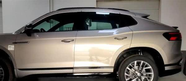 跨界suv@大众又成功了！比汉兰达漂亮10倍，220马力配四驱，买不起卡宴就选它