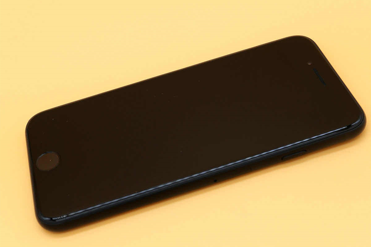 『全面屏』iPhone SE2深度体验报告：旧时代的残党，却依然上的了新时代的船！