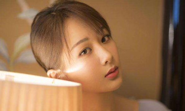 杨紫|邓超装嫩调侃杨紫，被网友无情拆穿，杨紫回复喊话孙俪言辞犀利