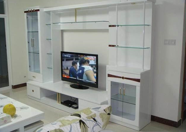 |奋斗6年买了新房，被朋友嘲笑：恭喜你换了个大的出租房了