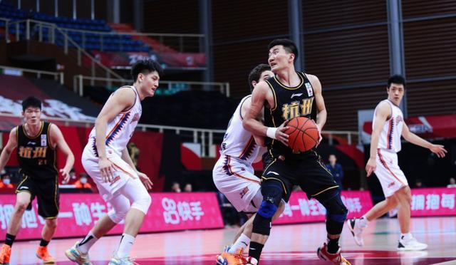 湖人队|拒绝爆冷！广厦3驾马车83+27打疯了，孙铭徽怒砍2双带队杀进前8