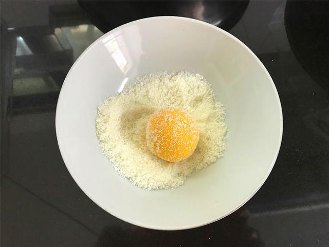 南瓜@你还在甜品店买茶点吗?简单食材自制南瓜丸子,香甜软糯超好吃