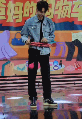 宋轶|宋轶穿旗袍咋就这么仙？毕竟腰围堪比头围，小“腰精”不是白叫的