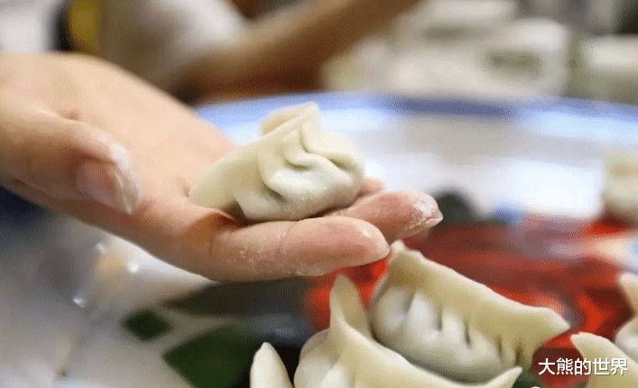饺子|包好饺子，直接冻冰箱就错了！教你2个方法，放半年不开裂不粘连