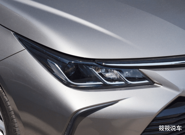 丰田卡罗拉|丰田全新“耐造王”!比日产轩逸还要帅,油耗4L,标配7气囊+双独悬