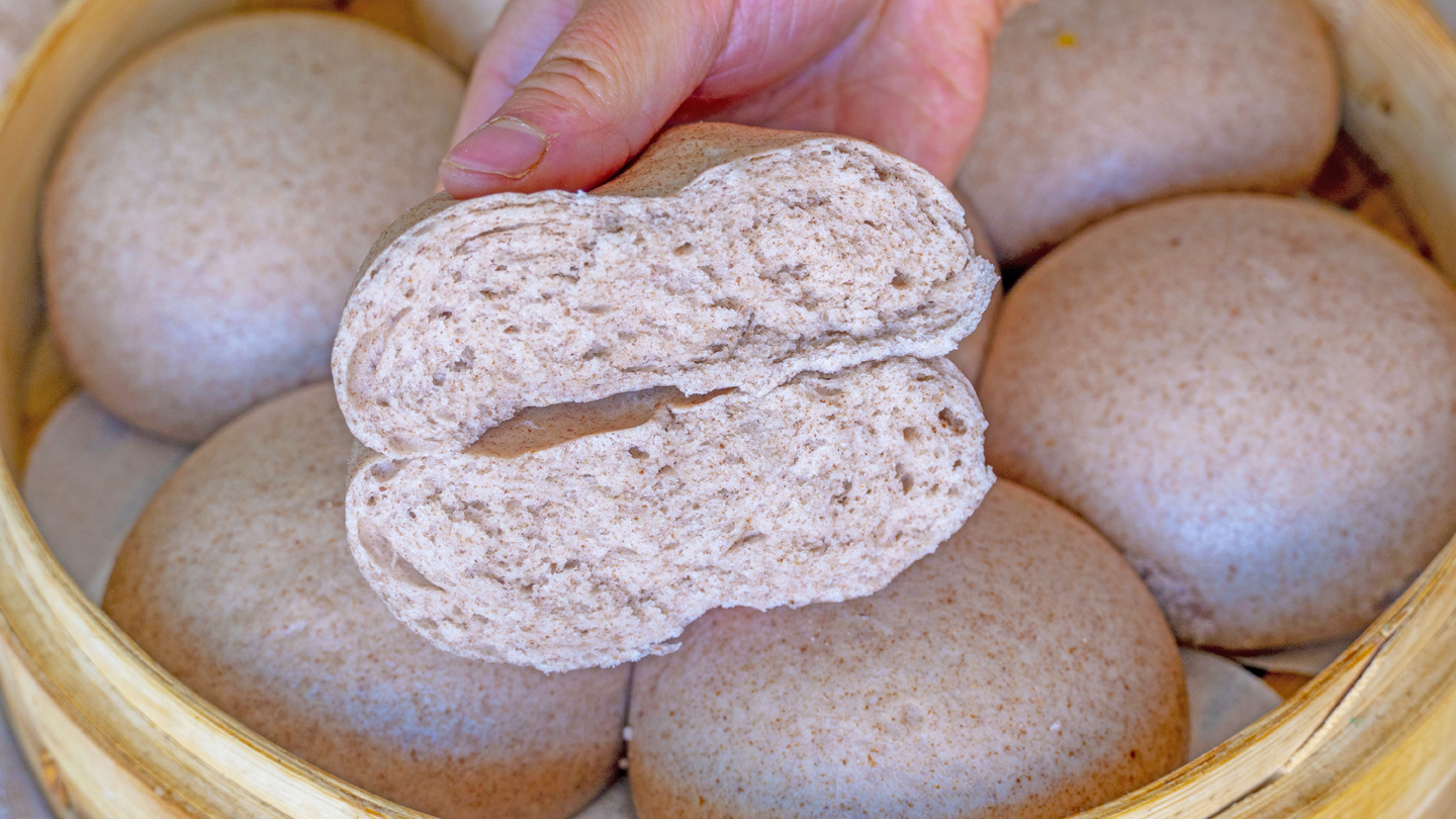 【馒头】馒头又出新做法,不用二次醒发,粗粮细作超松软,蒸一大锅不够吃