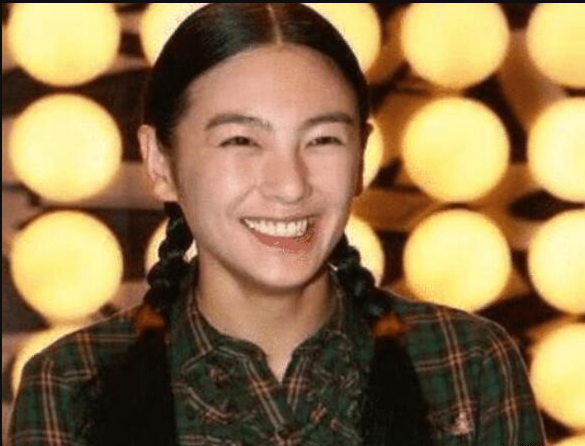 #张雨绮#张雨绮9年前旧照被曝光,非常清纯可爱,网友:周星驰就是厉害!