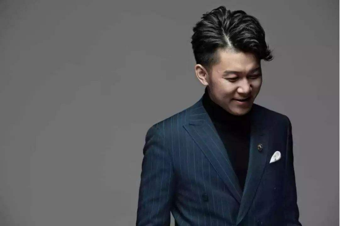 高进|土味歌曲大师高进，给别人写的歌都红了，自己的歌却红不了。