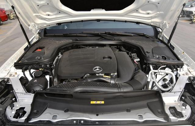 「奔驰E级」2020款奔驰E300L运动时尚版,全部落地价46.48万左右,豪华感出色!