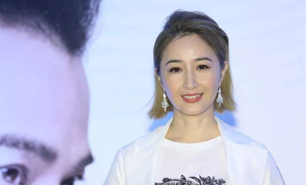 结婚|事业巅峰结婚息影，将丈夫捧成一线影帝之后，45岁喜迎二胎