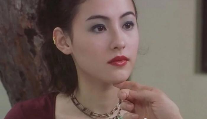 张柏芝|张柏芝给三胎儿子上户口，姓名却被工作人员泄露，爸爸一栏让人意外