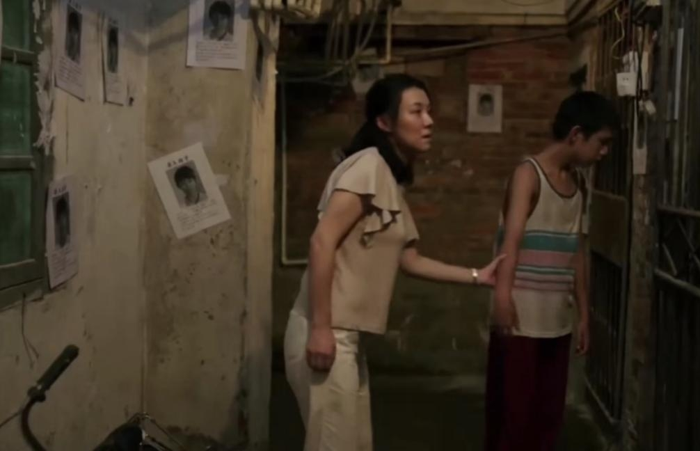 「王瑶」因为对女儿死亡真相的执着.最终成了这部剧的大预言家。