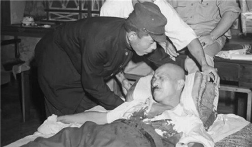 「东条英机」东条英机已被处决，但他儿子公司的产品却热销中国，大家都很熟悉