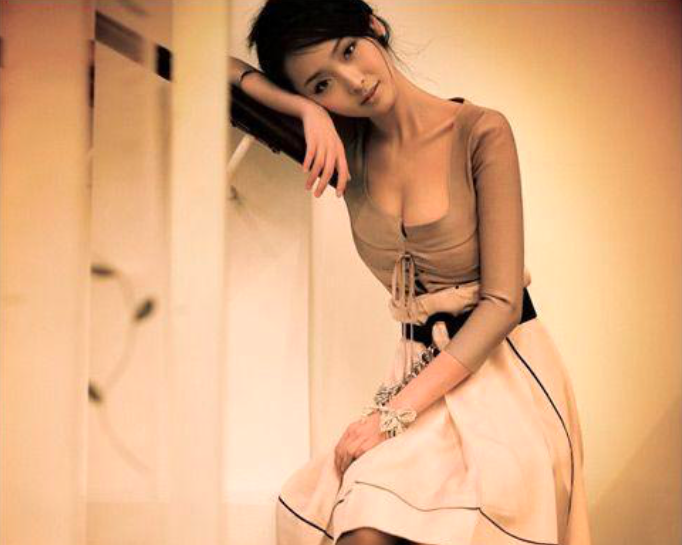 [谋女郎]又一高开低走的谋女郎！出道爆红却因剧中形象被诋毁，现已凉凉