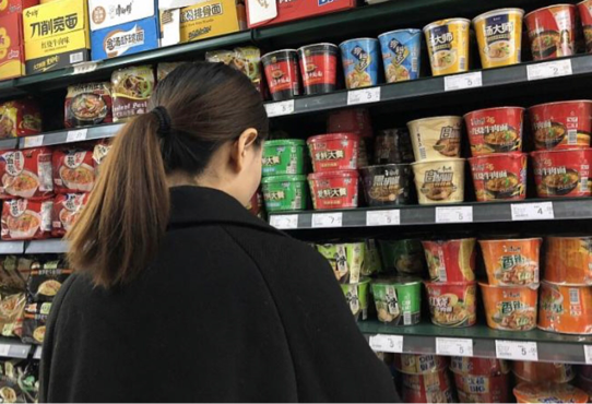 泡面|康师傅也开始慌了，泡面界的“劳斯莱斯”诞生，价格亲民还回味无穷