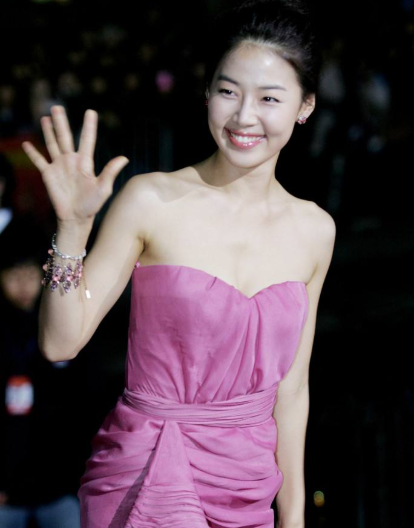 电视剧：还记得《新娘18岁》中的她吗？现实中的她把人生活成了电视剧