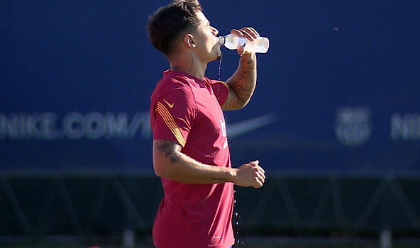 库蒂尼奥|库蒂尼奥回归遇尴尬！7号被格列兹曼抢占，球迷：梅西让出10号