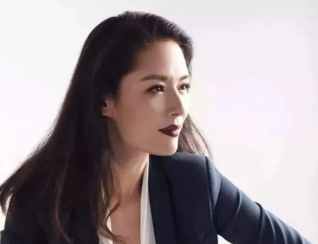 |曾是“中国第一美人”，被老公抛弃后选择归隐田园，今身价超10亿