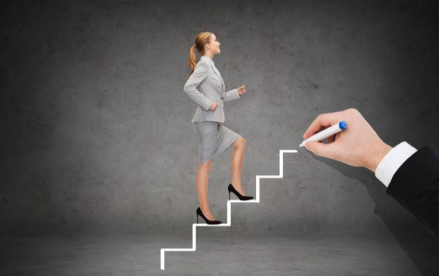 |领导说“谢谢”该怎么回？低情商才说不客气，高情商的一般这样回