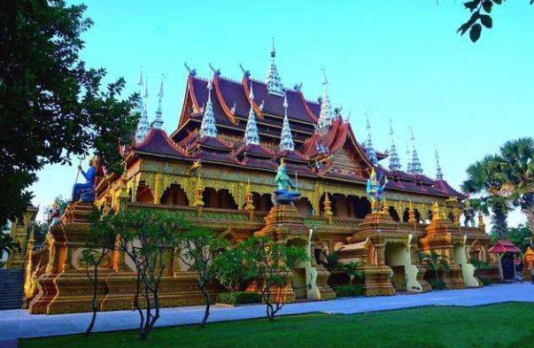 []?我国第一条国际高速，全长1800公里横跨三国，风景美不胜收