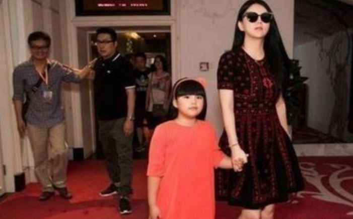 李湘|辉煌时娶了李湘，破产惨遭离婚抛弃，如今身家30亿14字评价李湘