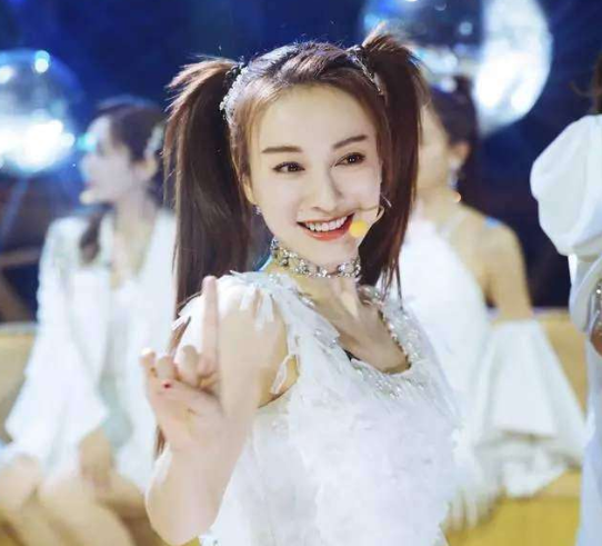 乘风破浪的姐姐|《乘风破浪的姐姐》成团夜，男嘉宾很惊喜，但为什么引发观众反感