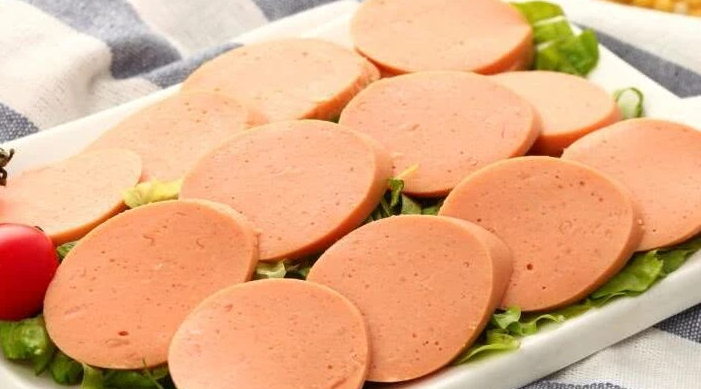 [香肠]这三类零食“致癌率”严重过高，医生从不给孩子买，第三个天天吃