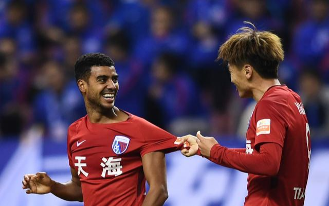 『里卡多·高拉特』归化球员高拉特：能通过国际足联的审核代表国足上场吗？你说不行，我觉行。