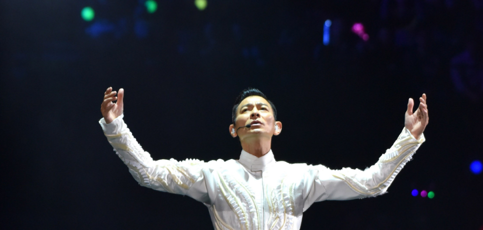 战狼|他是吴京发小，本来是当红歌手，却被吴京骗来演《战狼》大反派！