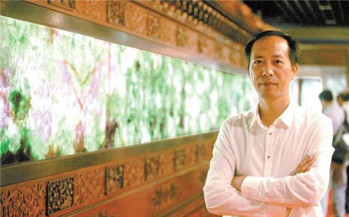 翡翠|他将2亿翡翠原石，花4年雕成《清明上河图》，游客：美到令人震撼