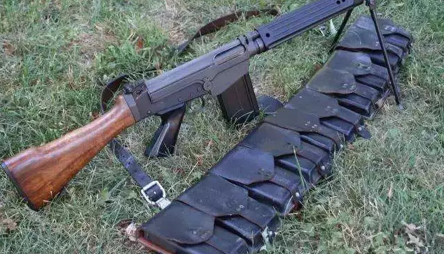 「佣兵」每个国家都说自家的步枪最好, 那么究竟谁最好? 雇佣兵说了算