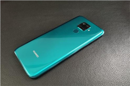 『华为手机』想买华为手机，请避开这三大雷区，这三个系列的机型随便选