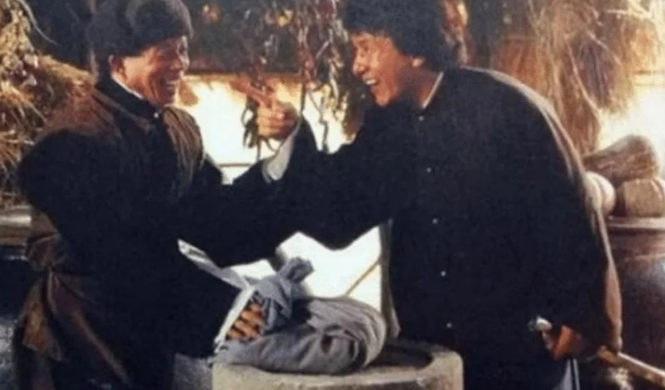 成龙|成龙和他闹翻,李连杰发誓永远不和他合作,而他却仍让我们缅怀