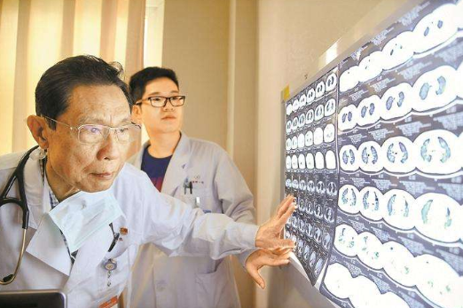早餐▲“我的早餐你们可能吃不下！”84岁钟南山晒餐单，公开不老秘诀
