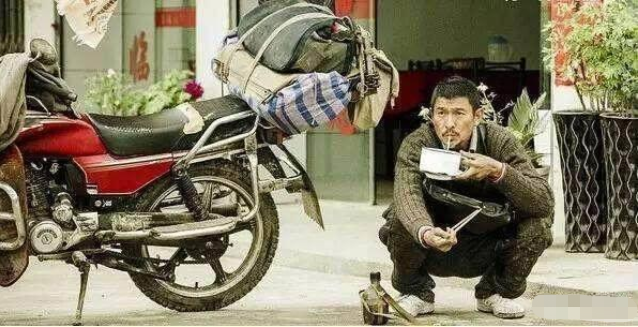 「老九门2」女演员入戏太深,加上灯光氛围,已经分不清是现实还是演戏了!