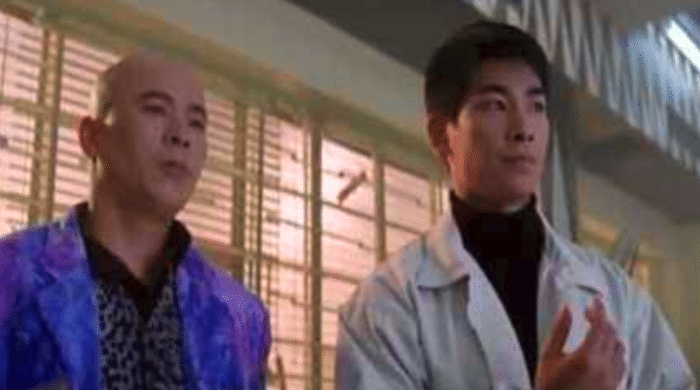 |导演借来顶级鱼翅，演员以为是道具，一口下去赔80万太坑人了