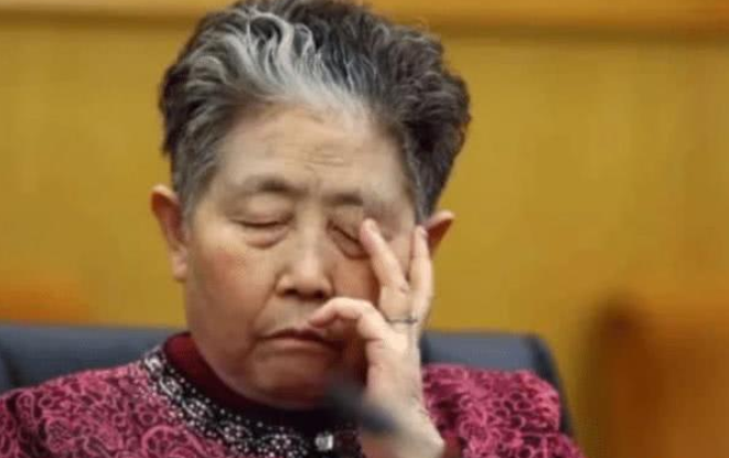 老干妈：老干妈换回原配方！顾客仍然流失？看看陶华碧儿子都干了啥！