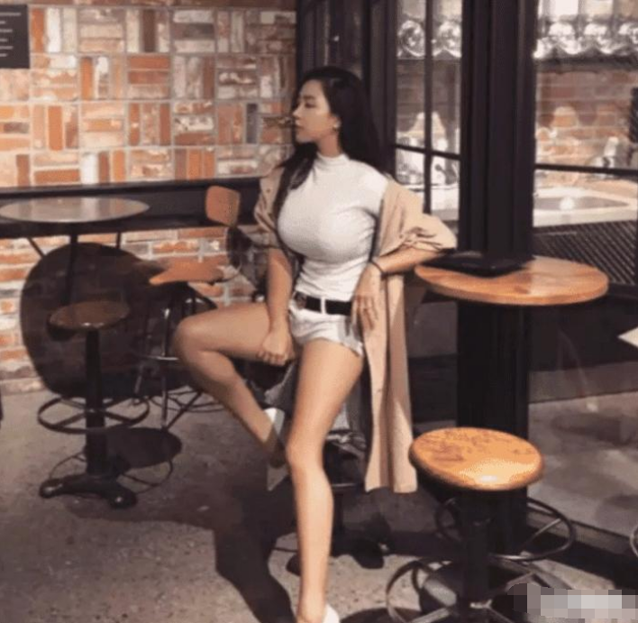 #卡戴珊#韩国网红圈中的“一姐”，一双“金锣玉腿”力压卡戴珊姐妹，今圈粉无数！