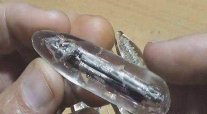 「」它是世上最凶残子弹，人一旦被击中，基本上救不活