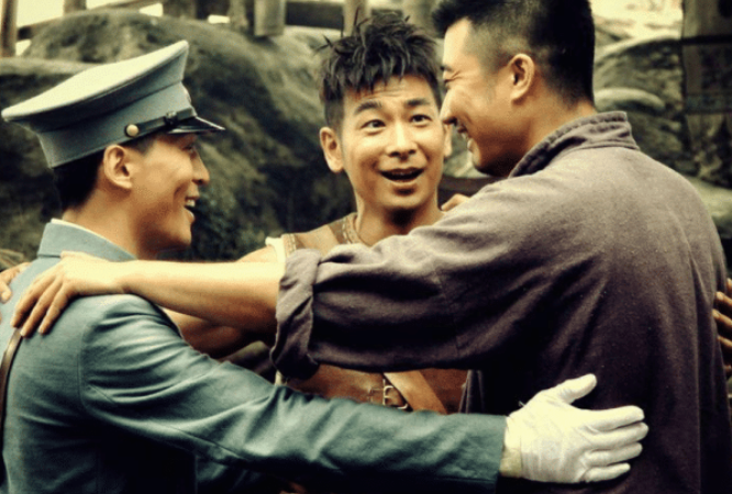 李连杰▲成龙和李连杰打不动了, 剩下他在毁经典, 网友: 连拍2部烂片!